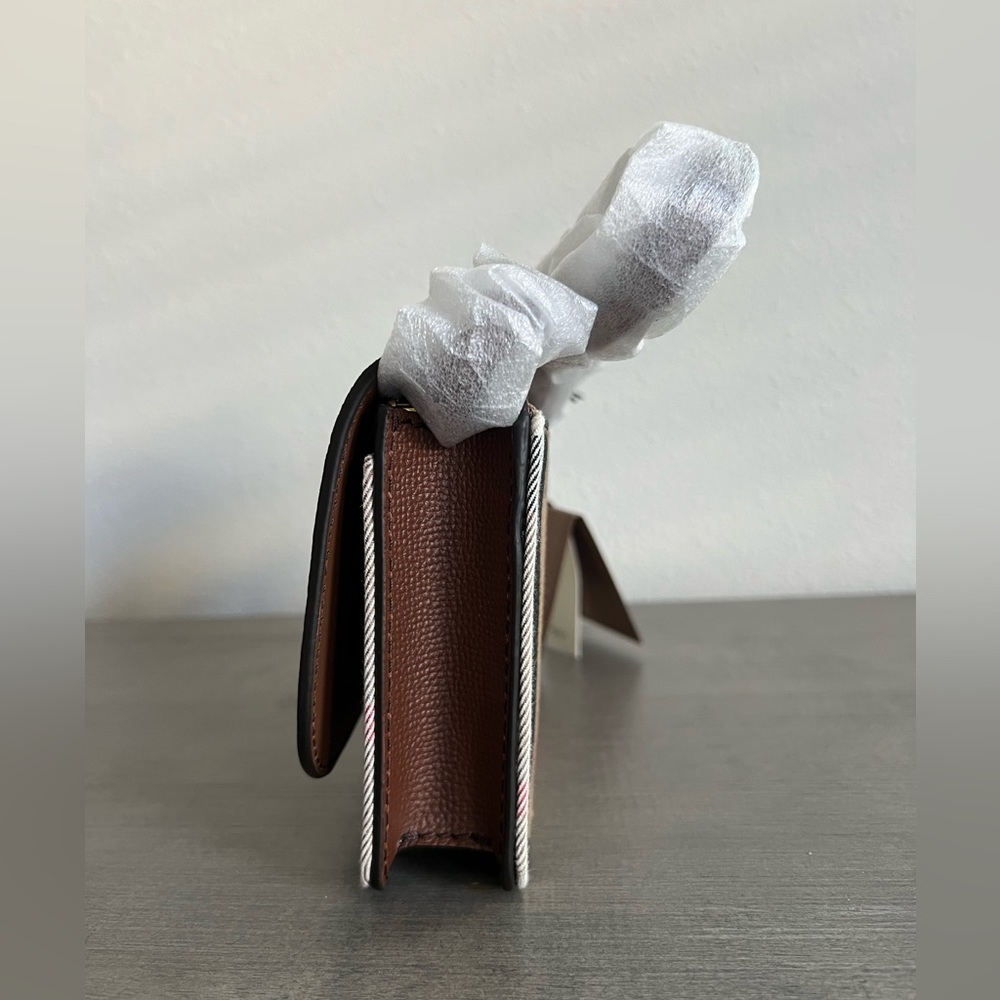 Burberry Hampshire Crossbody House Check Derby In Tan - Picture 6 of 12